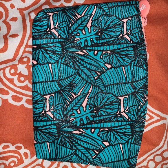 Ipsy makeup bag - Picture 1 of 2